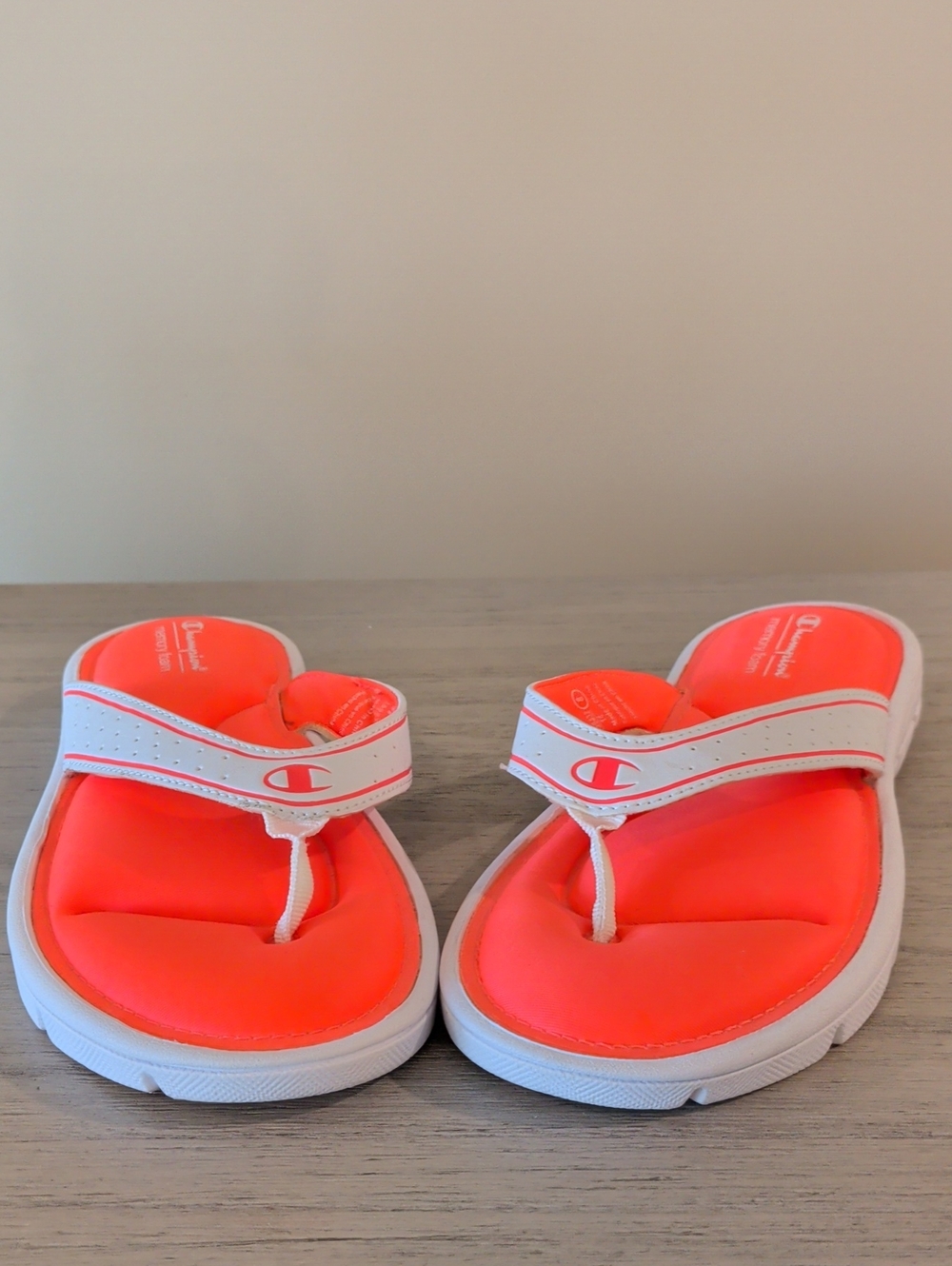 Champion 8 Flip Flops Floor Sample